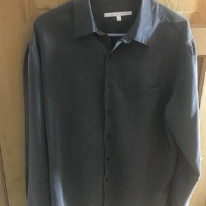 Casual long-sleeved dress shirt by Perry Ellis